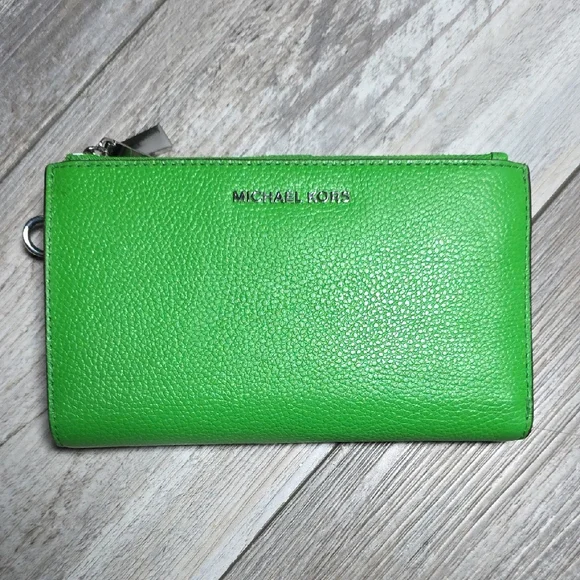 SOLD - Michael Kors | Pebbled Jet Set Travel Large Double Zip Wristlet Wallet - Picture 1 of 11